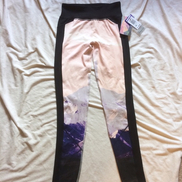 threads 4 thought leggings